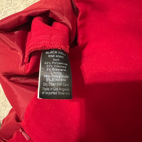 Black Halo Jumpsuit Size 6 Red Strapless Tapered Leg Pockets Evening or Workwear - Picture 12 of 12